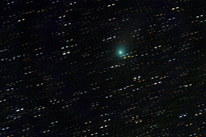 Lemmon üstökös (C_2012 F6) 2013. július 8. (UT):22:00 - 23:00, Tata, Canon 300D, ISO 800, 43 x 30 mp (Juhász András)