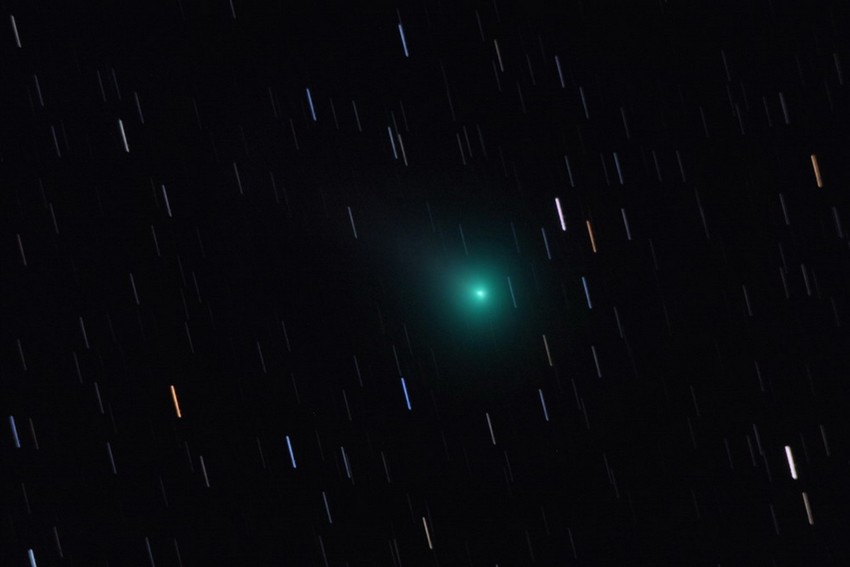 Lovejoy üstökös (C_2013 R1) 2013. november 9. (UT):03:35 - 03:55, Tata, Canon 350D, 200/1000-es Newton távcső, primer fókusz, ISO 800, 50 x 30 mp (Juhász András)