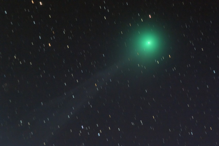 Lovejoy üstökös (C_2014 Q2) 2015. január 31. (UT):18:40, Tata, Canon 350D, 200/1000-es Newton távcső, primer fókusz, ISO 800, 21 x 30 mp (Juhász András)